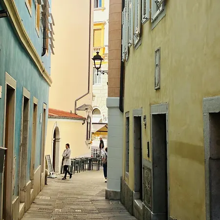 Casa Capitelli 4 Zona Pedonale Centro Storico アパート トリエステ