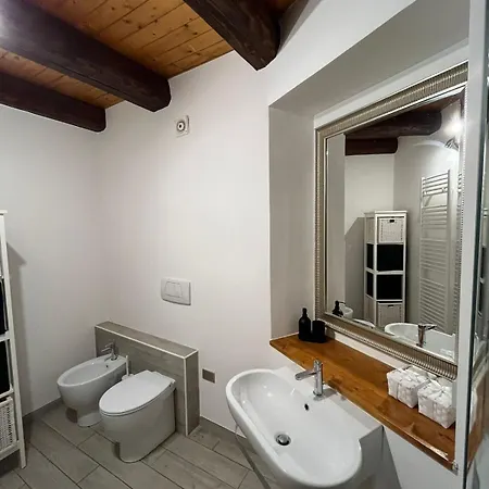 アパート Casa Capitelli 4 Zona Pedonale Centro Storico トリエステ